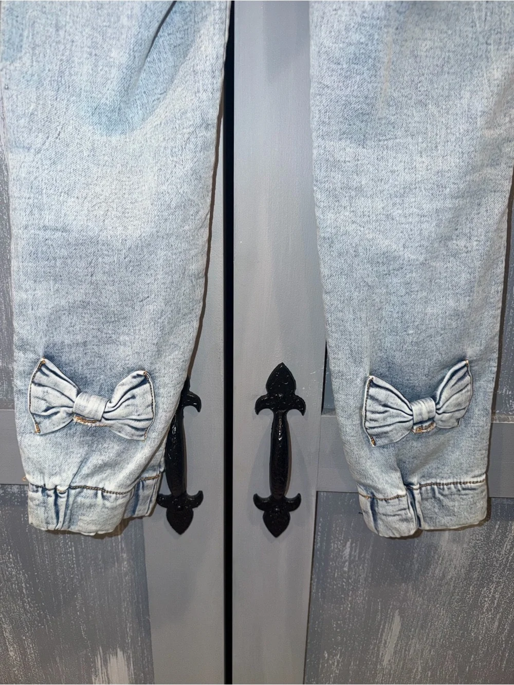 Love Trends Light Wash Bow Detail Denim Jogger Jeans